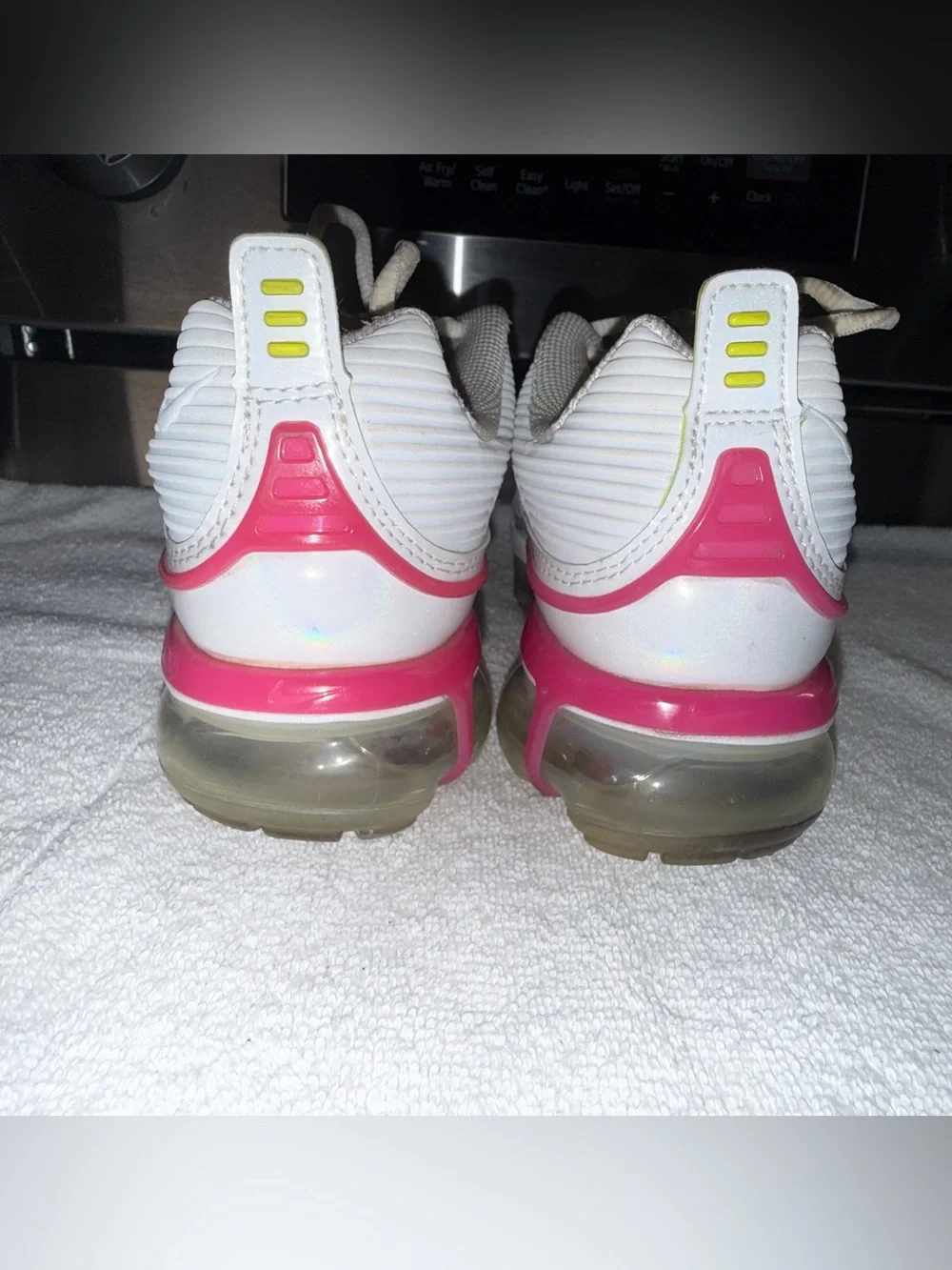 Nike Air Vapormax 360 Volt Fire White Running Shoe Pink & Lime Accents Size 8
